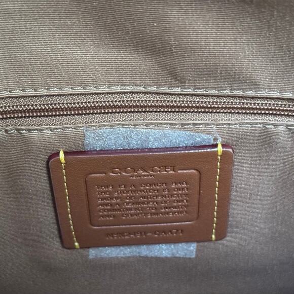 NWT COACH Gallery Tote Bag In Signature Canvas With Cherry print - Picture 9 of 10